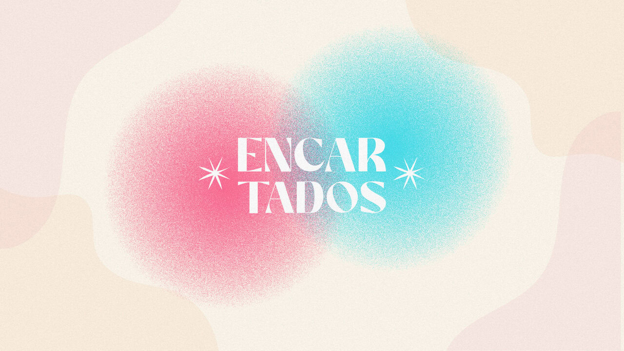 Nebly_Encartados_Logo Logotipo de Encartados, juego de cartas para parejas. Diseño con colores pastel y dos círculos entrelazados, símbolo de unión. Diseño para emprendimiento.